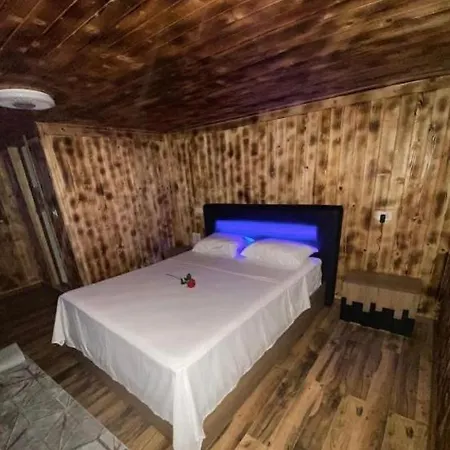 F Kukaj *